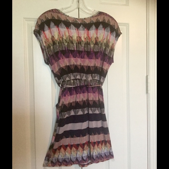 Colorful Cap Sleeve V-Neck Dess - Picture 3 of 4