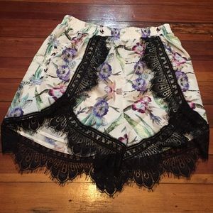 LACE TRIM SHORTS