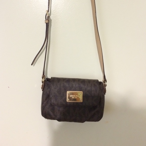 Michael Kors Item Small Crossbody