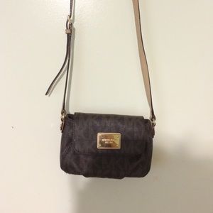 Michael Kors Item Small Crossbody