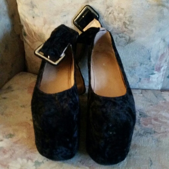 SOLD ♠️JC Pointe black velvet♠️ - Picture 3 of 4