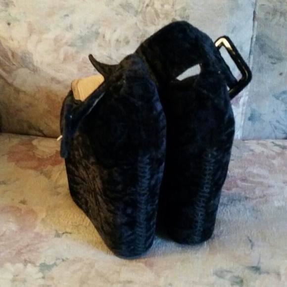 SOLD ♠️JC Pointe black velvet♠️ - Picture 4 of 4