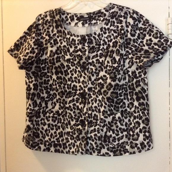Short jacket like top☺️ sz L