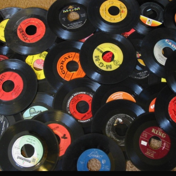 Looking for Vinyl Records! - Picture 1 of 1