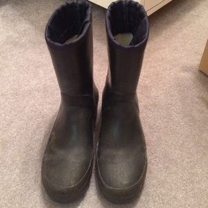 Navy rain boots