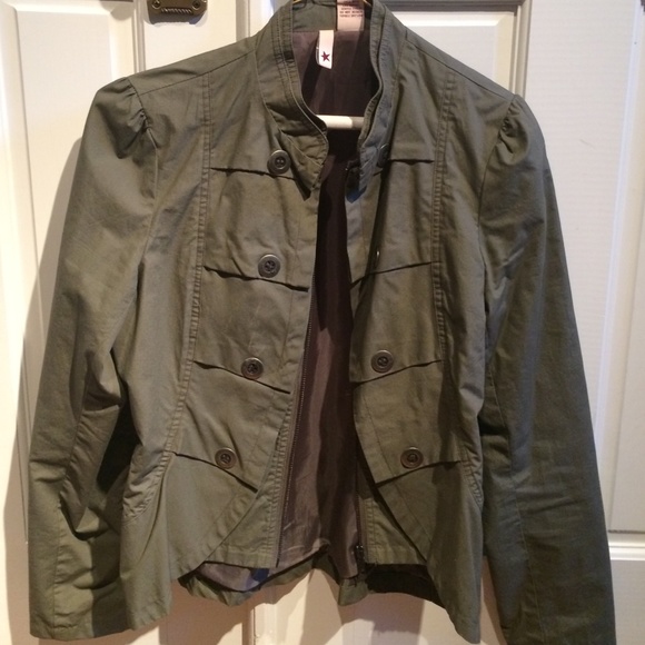 Army green fitted light jacket