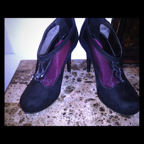 Zip heels