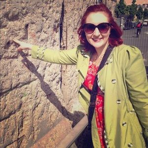 Meet Your Posher, Claire
