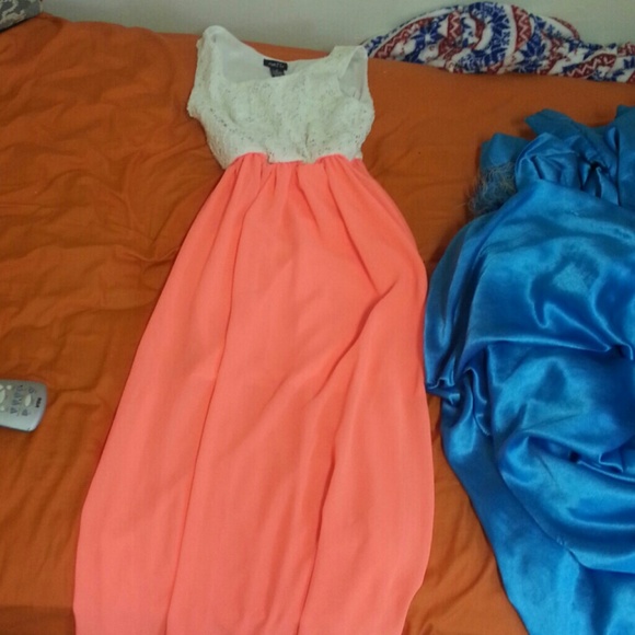 Size medium but fits like a small.