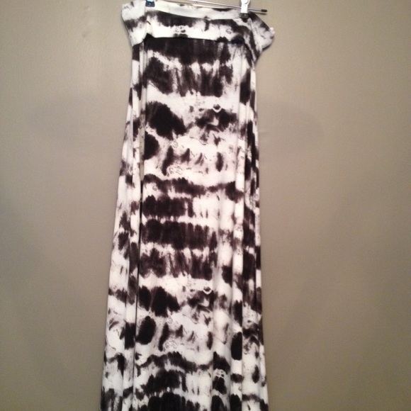 Black and white tie dye maxi skirt