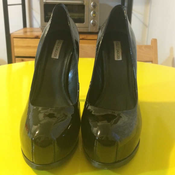 RESERVED Kelsi Dagger Linzy Blk Patent Pumps Sz 9