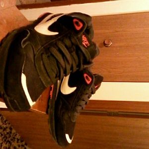 Airmax  "better worlds"