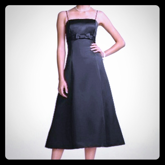 Black cocktail length David's Bridal Dress - Picture 1 of 4