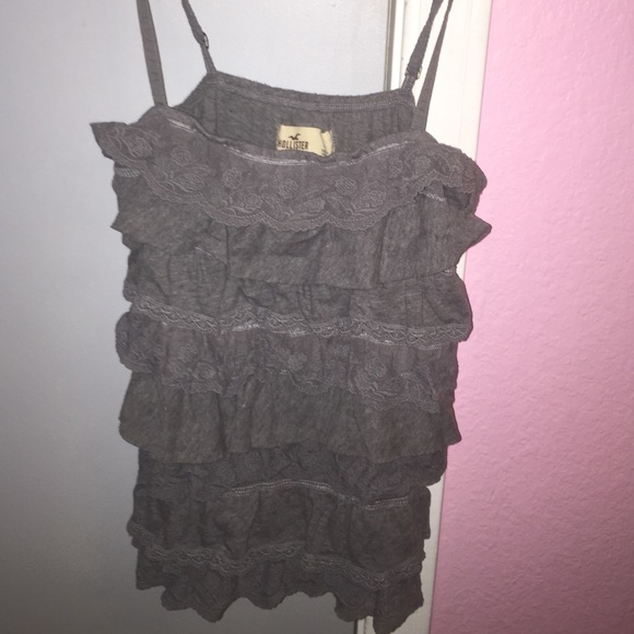 Hollister top
