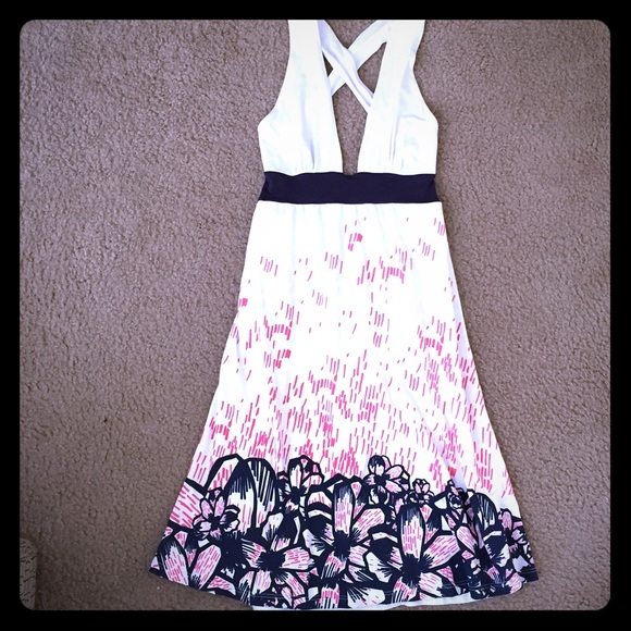 Colcci Dresses & Skirts - Cute White with Navy trim and detail Sun Dress