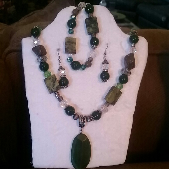 Hand made necklace set