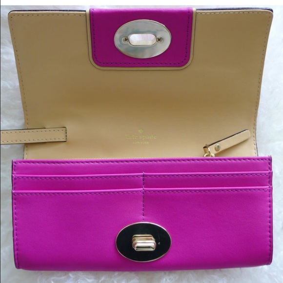 ❌SOLD❌ kate spade | turnlock hampton road wallet - Picture 2 of 4