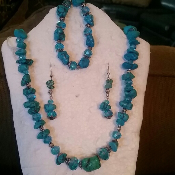 Turquoise and crystal necklace set