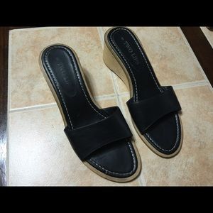 Two Lips Black Wedge