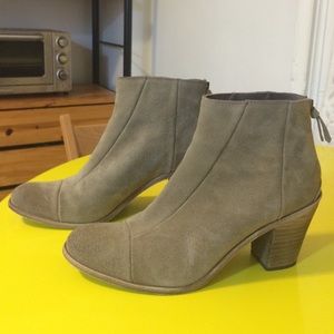 Hoss Intropia Zip Back Suede Booties