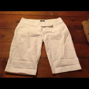 The Limited, size 2 a great go to pant!