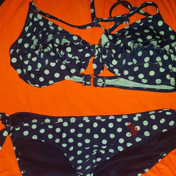 Size small bikini - Picture 2 of 3
