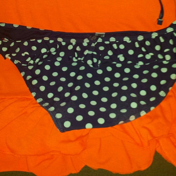Size small bikini - Picture 3 of 3
