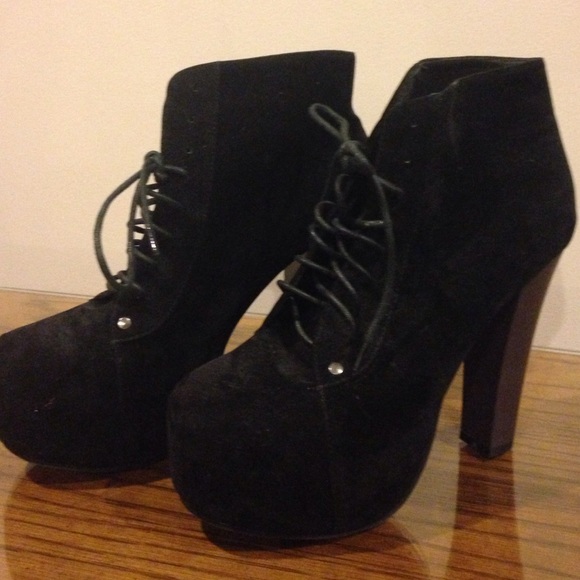 Shoes - Platform lace up ankle boots. Faux suede