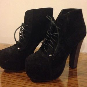 Platform lace up ankle boots. Faux suede