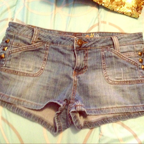 Sold🚫-Denim short with studs❤️