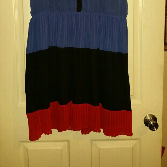 Dress - Picture 2 of 3