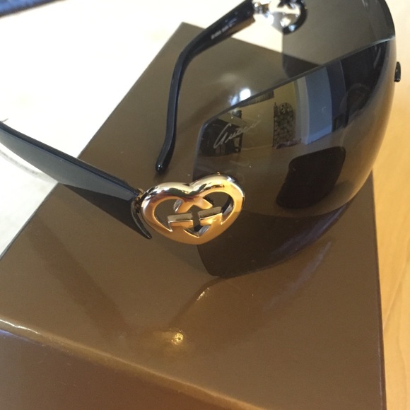 Gucci Sunglasses - Picture 2 of 4