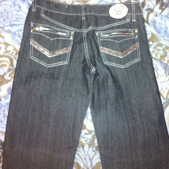 Blue Jeans - Picture 3 of 4