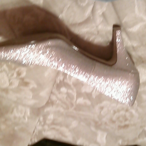 Heels - Picture 2 of 2