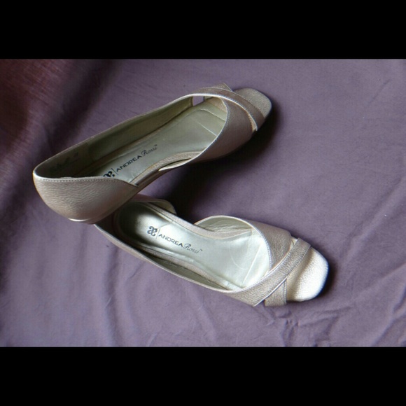 Light pink peep toe flats with low heel - Picture 3 of 3