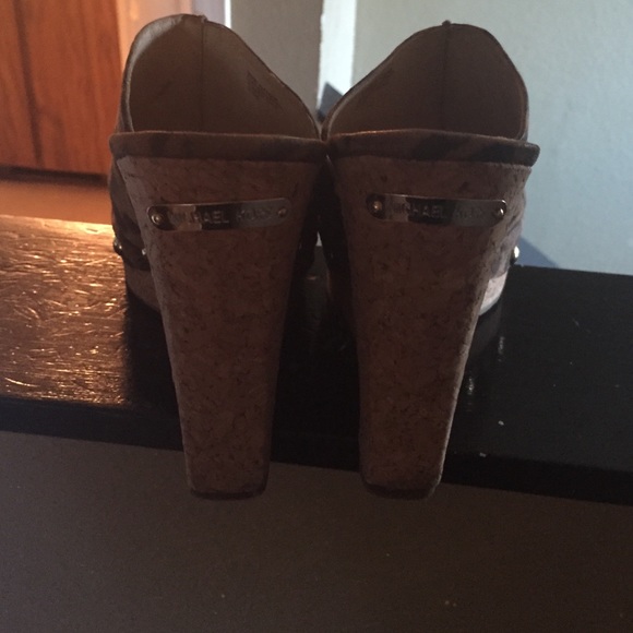 Shoes - Picture 2 of 4