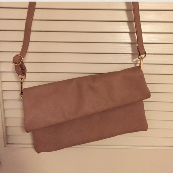 "Street Level" clutch/cross body. Great condition!