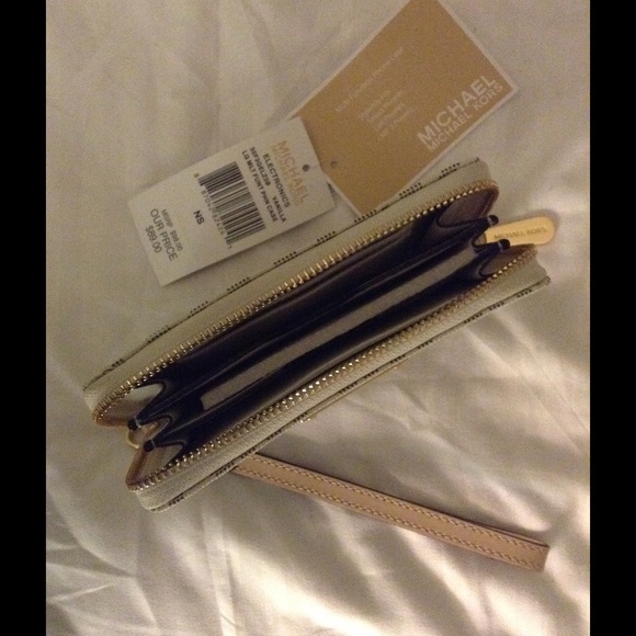 Brand new Michael Kors Wallet - Picture 4 of 4