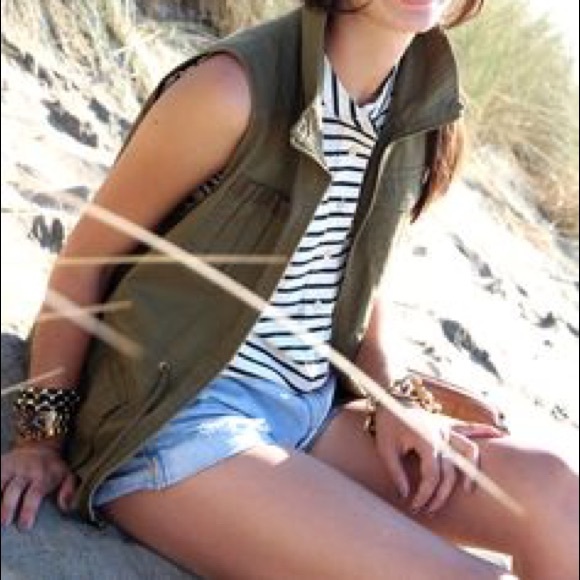 Old Navy Jackets & Blazers - Old Navy Army Green Utility Vest Size XS