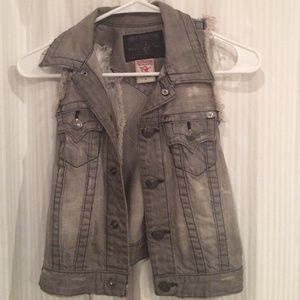 ‼️SALE‼️True religion vest ✨