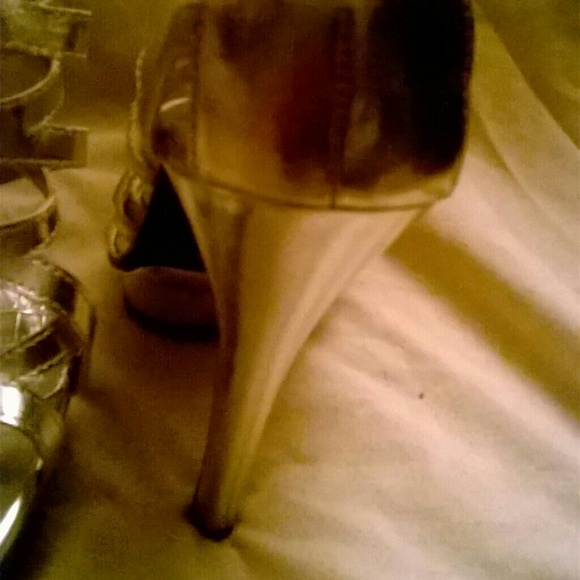 Heels - Picture 3 of 3