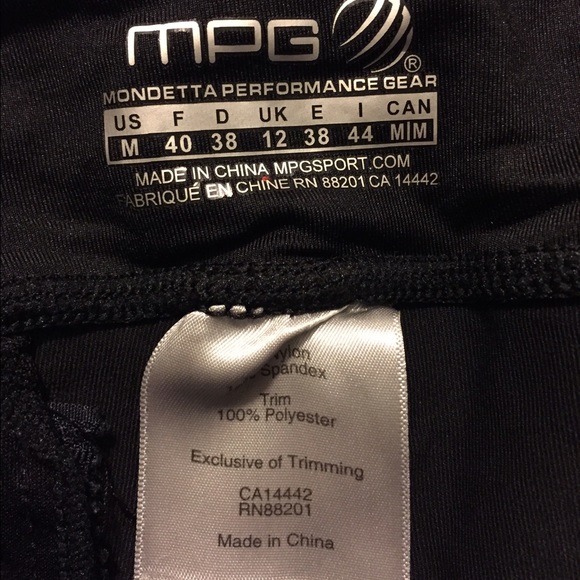 Black spandex running shorts - Picture 2 of 3