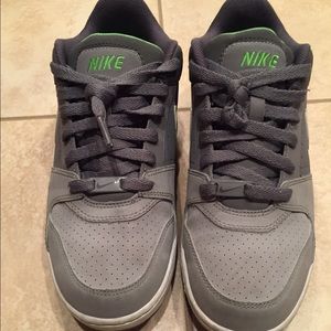 Nike Women Tennis Shoes