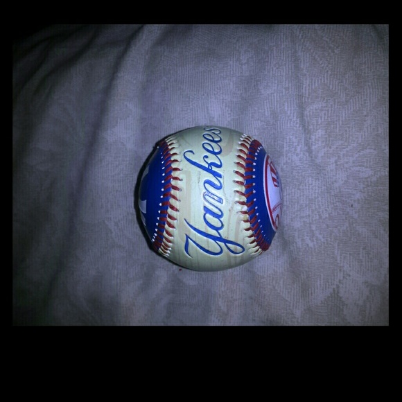 Yankees collectible Baseball