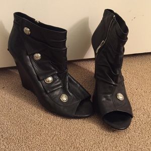 Vince Camuto leather wedge booties 7 1/2 black