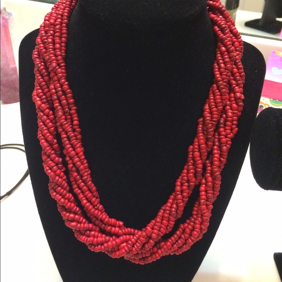 SOLD! Pre-loved red twisted/beaded necklace