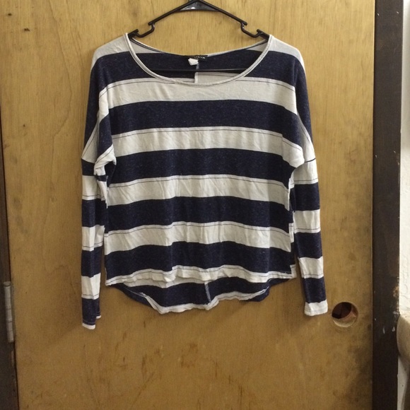 Long sleeve crop top