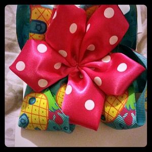 Adorable Handmade SpongeBob bow.