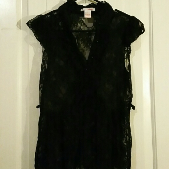 !!SOLD!! Teenbell - Laced top