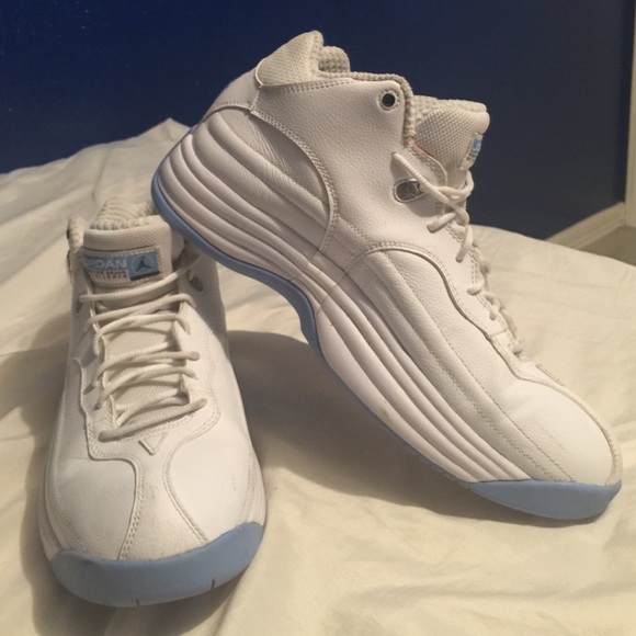Jordan Jumpman Team 1 Basketball Shoe MEN - Picture 1 of 2
